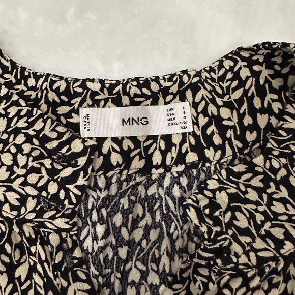 LADIES MNG PRINT BLOUSE SIZE LARGE - Picture 2 of 3